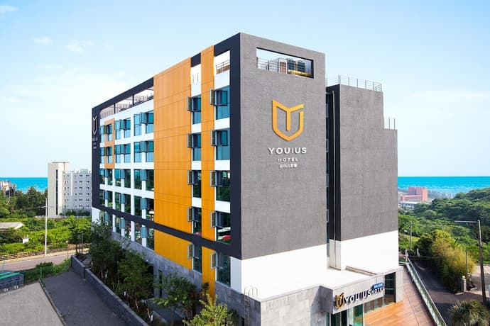 You Us Hotel, Primary image