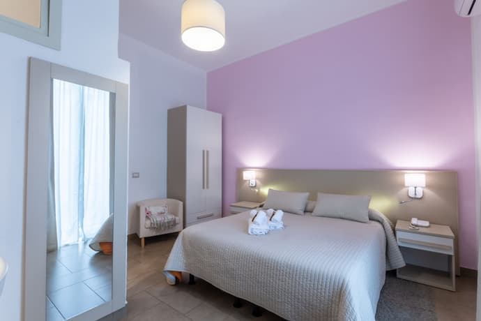 B&B Cairoli, Primary image