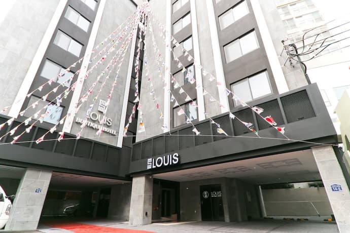 Louis Hotel, Primary image