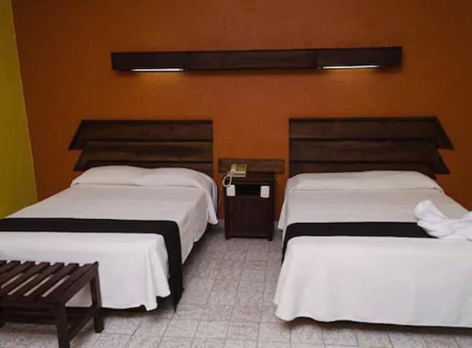 Hotel El Rancho, Primary image