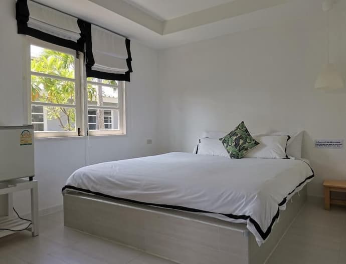 1715 House - White Rhino, Primary image