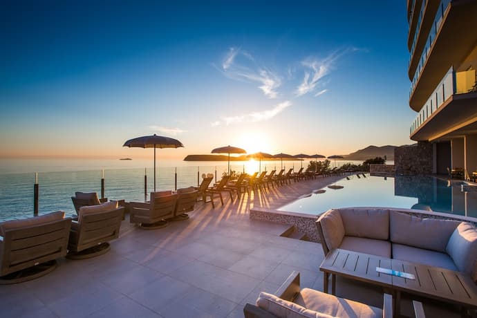 Royal Blue Hotel, Primary image