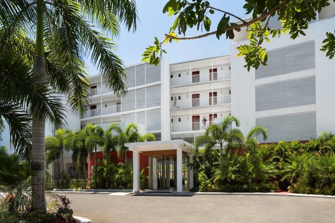 Grand Decameron Cornwall Beach, A Trademark All-Inclusive Resort, Primary image