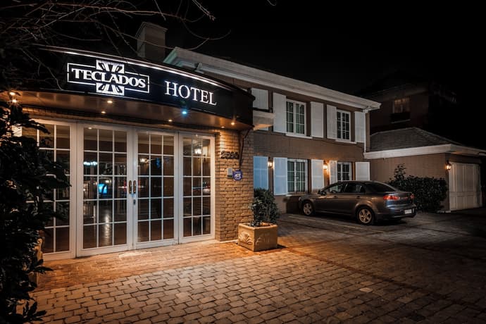 Teclados Hotel, Primary image