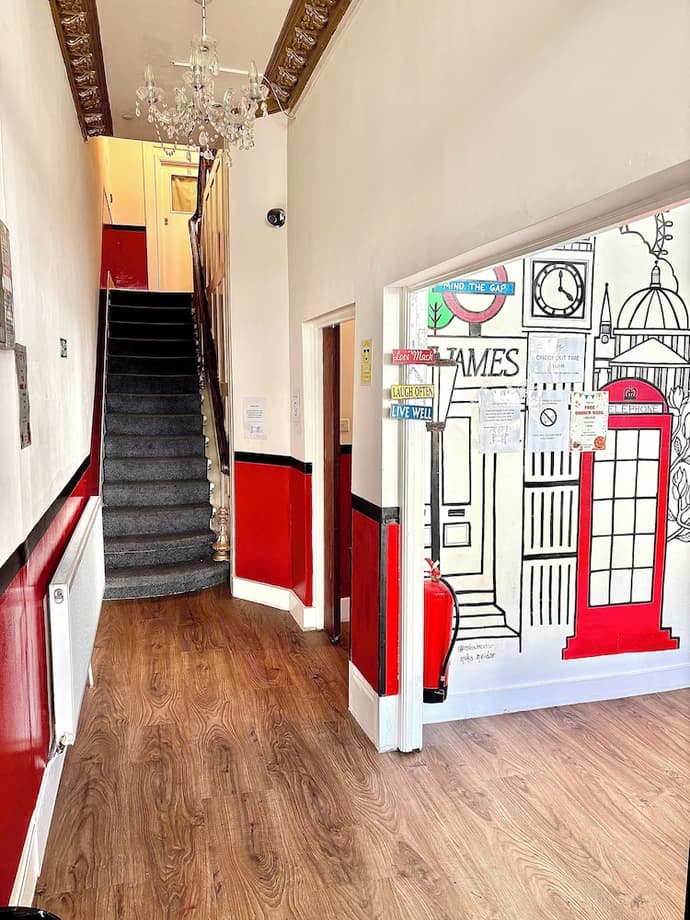 Saint James Backpackers, Interior entrance