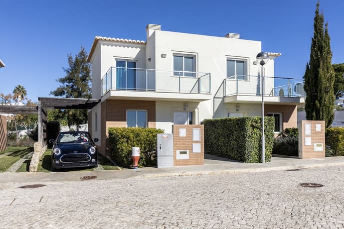 Hello Villas, Primary image