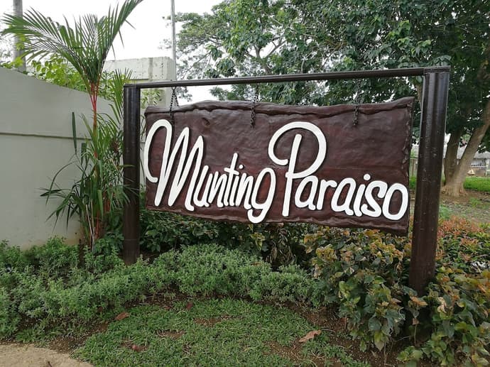 Munting Paraiso, Primary image