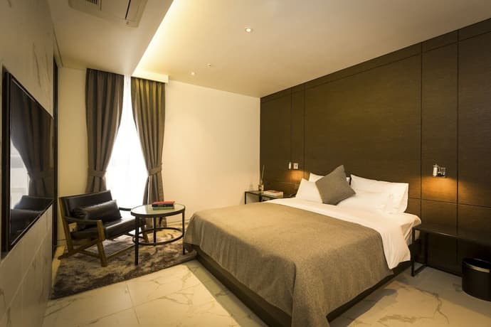 Trang BLUE, Primary image