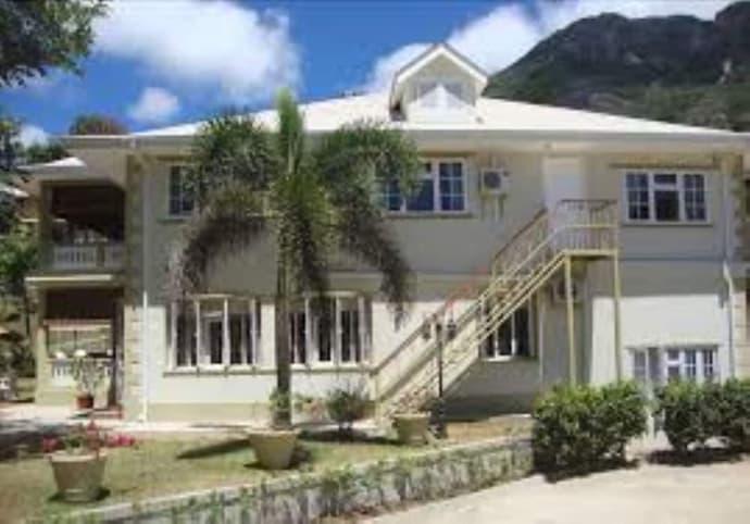 Hotel Bel Air, Primary image