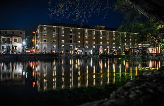 Hydrama Grand Hotel, Primary image