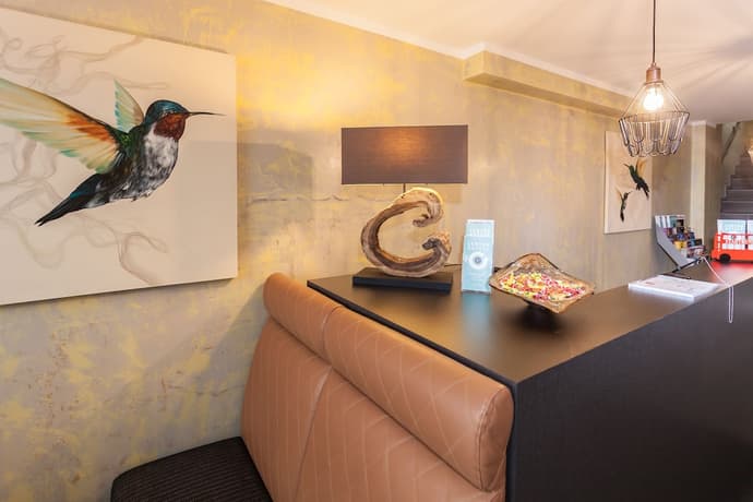 Hotel West, Interior entrance