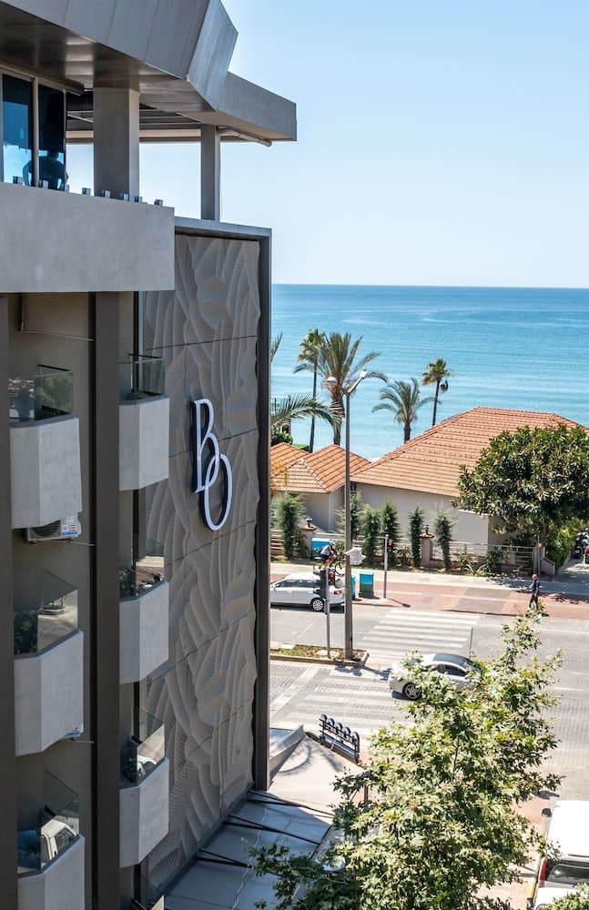 Büyük Hotel, Primary image