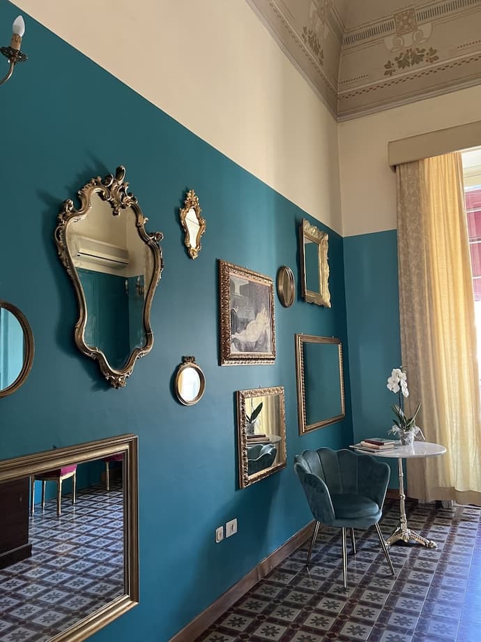 Hotel Valentino, Primary image