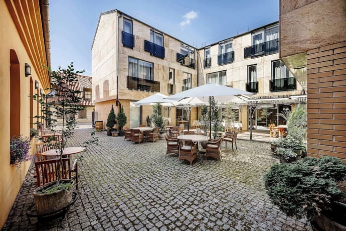 Hotel Euterpe, Primary image