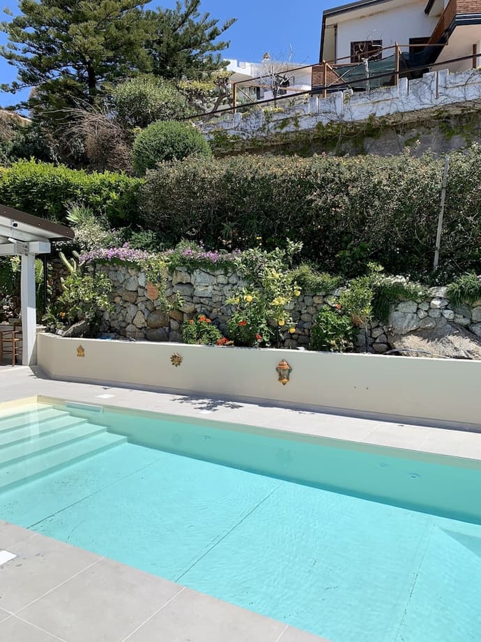 Hotel Mercurio, Primary image