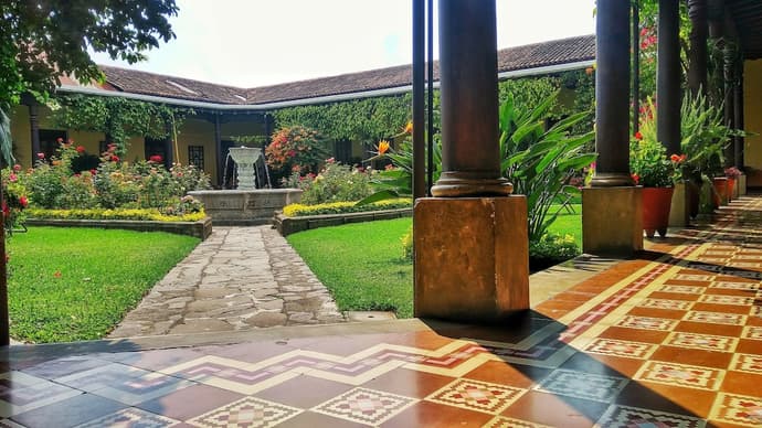 Hotel Aurora, Primary image