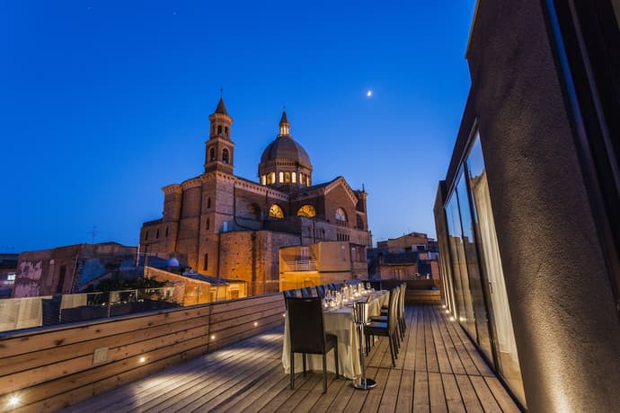 Alba Palace Hotel, Primary image