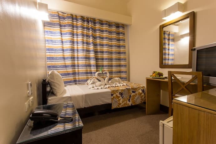 Hapi Hotel, Primary image