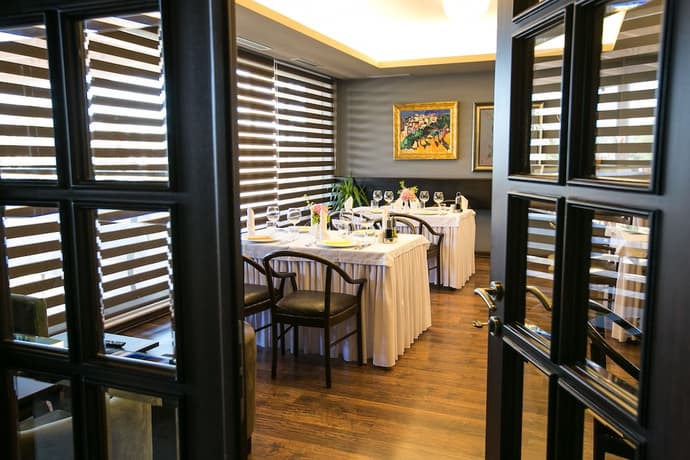 Hotel Victoria, Primary image