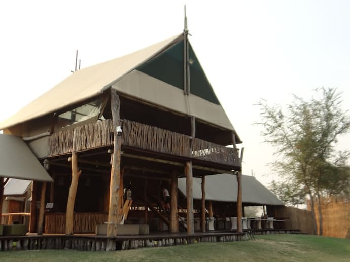 Chobe River Camp, Interior entrance