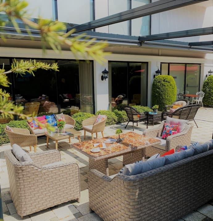 White House Hotel, Primary image