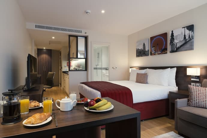 Marlin Waterloo, Primary image