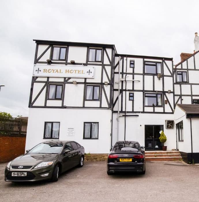 OYO The Royal Hotel, Primary image