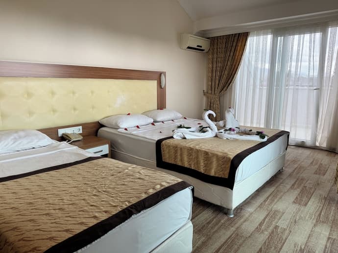 Mitos App & Hotel, Primary image