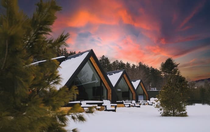 Outbound Stowe, Primary image