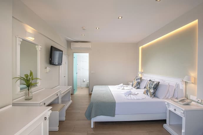 Alexander House, Primary image