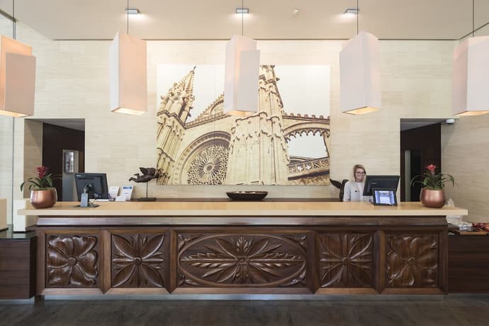 Occidental Playa de Palma, Reception