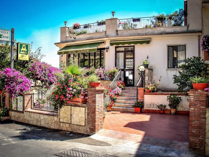 Hotel Condor, Primary image