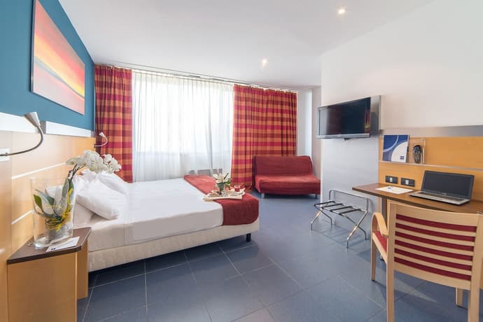 Sotel Nomentana, Primary image