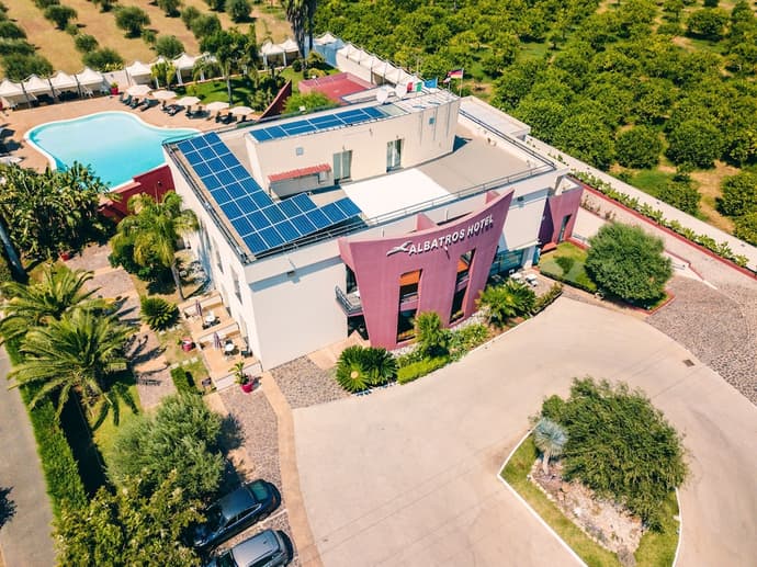 Albatros Hotel, Primary image