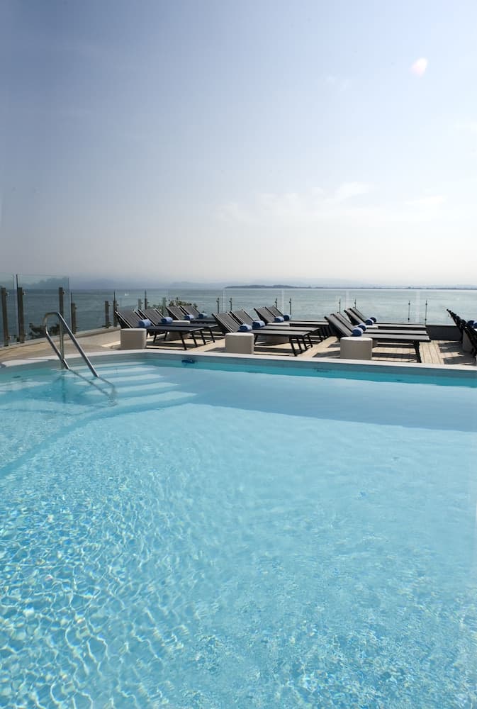 Park Hotel, Primary image