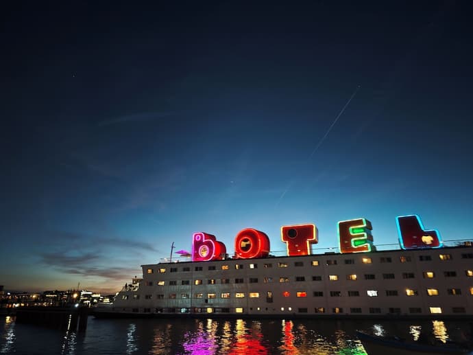 Botel, Primary image