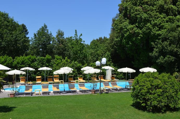 Hotel Monti, Primary image