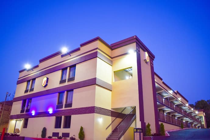 Super 8 by Wyndham Raleigh Downtown, Primary image