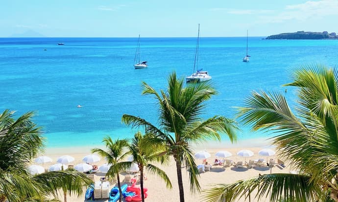 Holland House Beach Hotel, Primary image