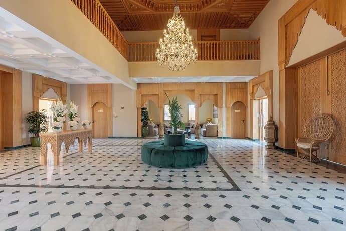 Kenzi Azghor, Reception