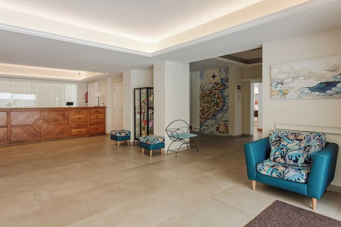 Hotel Dwo Les Palmeres, Reception