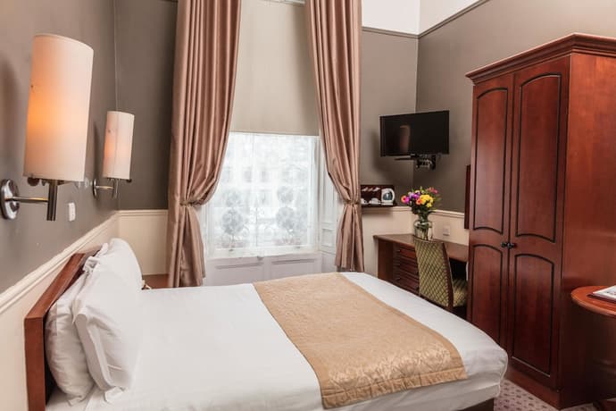 Lansdowne Hotel, Primary image