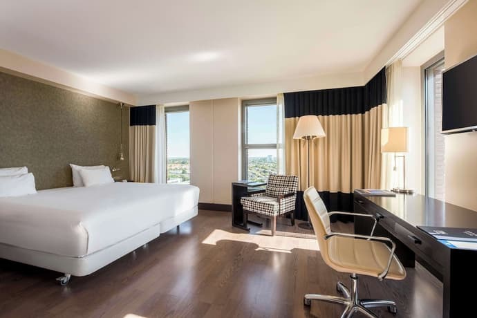 NH Den Haag, Primary image