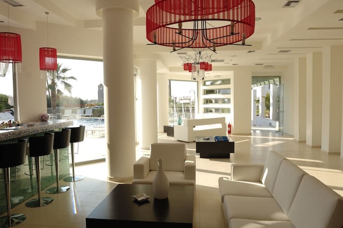 Angela Suites Boutique Hotel, Lobby