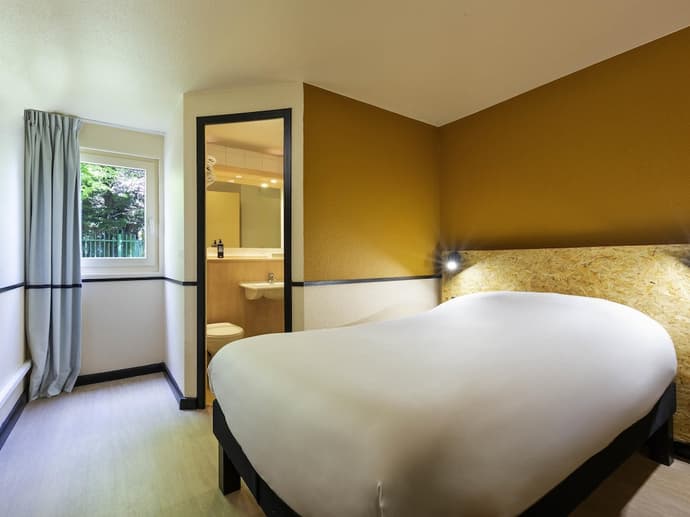 greet Hotel Villeneuve La Garenne, Primary image