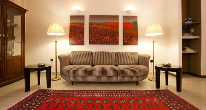 Hotel Globo, Primary image