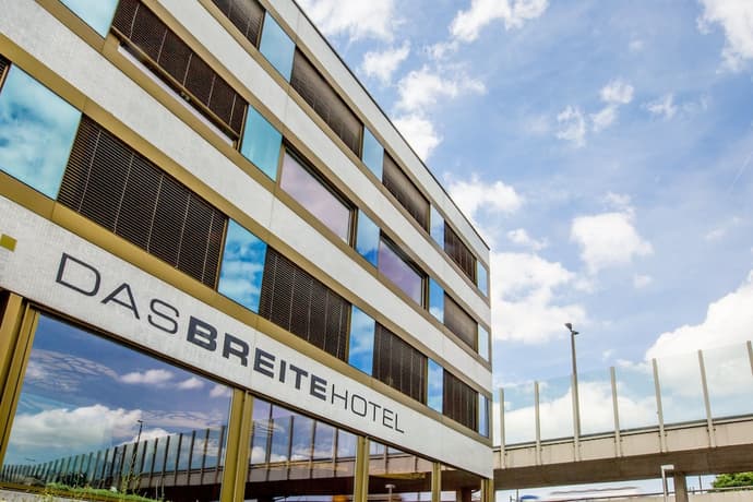 Dasbreitehotel, Primary image