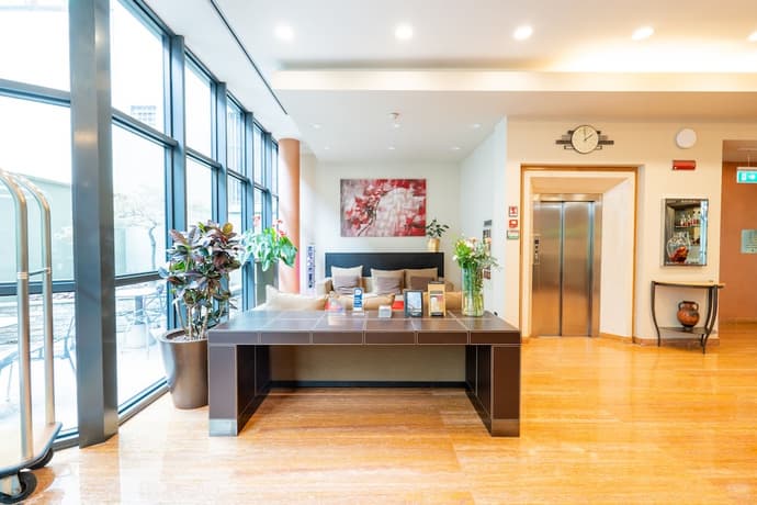 Hotel Des Etrangers, Primary image