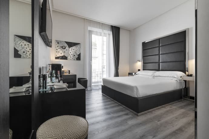 LHP Hotel Napoleon, Primary image