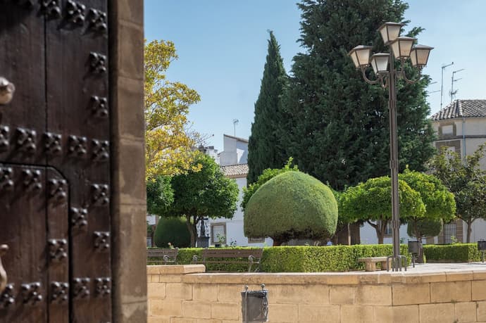 Hotel María de Molina, Primary image